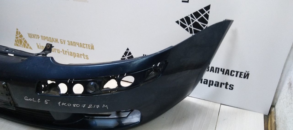 Бампер передний Volkswagen Golf 5 03-09 oem 1K0807217M Бампер передний Volkswagen Golf 5 03-09 oem 1K0807217M