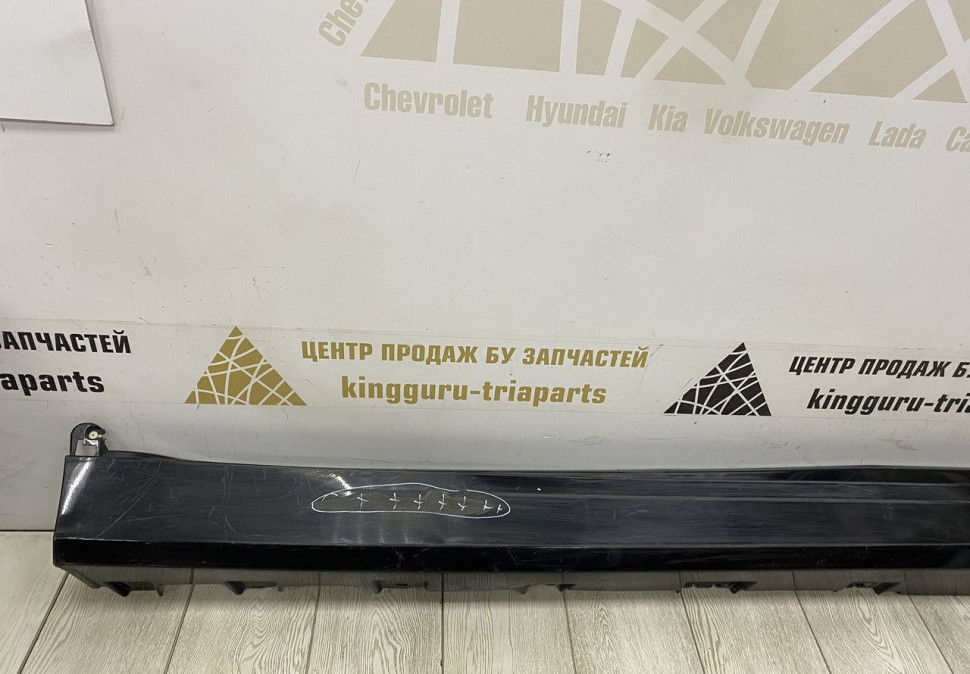 Порог правый BMW X7 G07 OEM 51779478332 Порог правый BMW X7 G07 OEM 51779478332