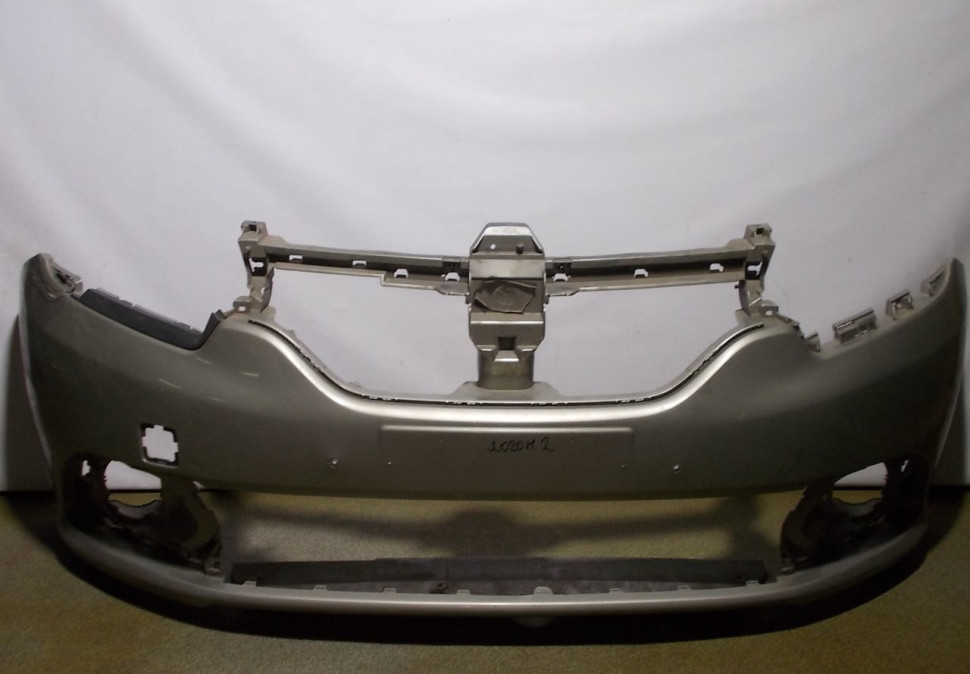 Бампер передний бу Renault Logan 2 OEM 620228143R