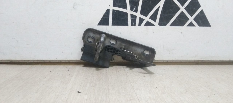 Замок капота Volkswagen Golf 6 oem 5K2823509B