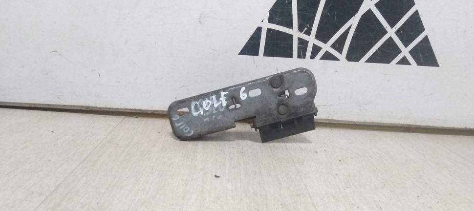 Замок капота Volkswagen Golf 6 oem 5K2823509B