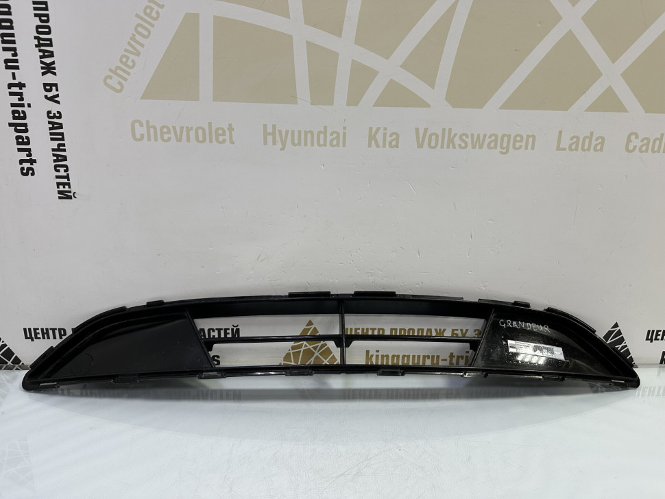 Решетка переднего бампера Hyundai Grandeur 5 2011 OEM 865613V100