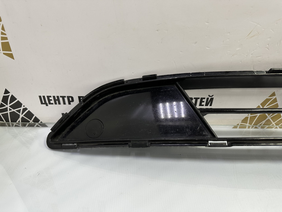 Решетка переднего бампера Hyundai Grandeur 5 2011 OEM 865613V100