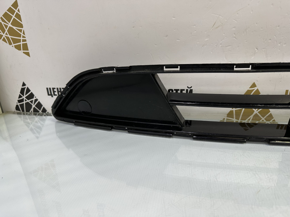 Решетка переднего бампера Hyundai Grandeur 5 2011 OEM 865613V100