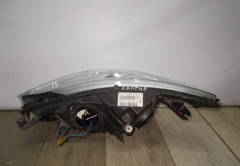 Фара правая бу Renault Kaptur OEM 260108765R