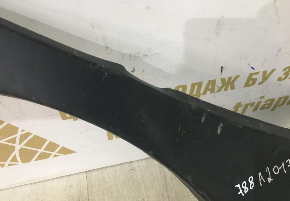 Молдинг крыла задний правый Renault Sandero 2 OEM 788A20172R