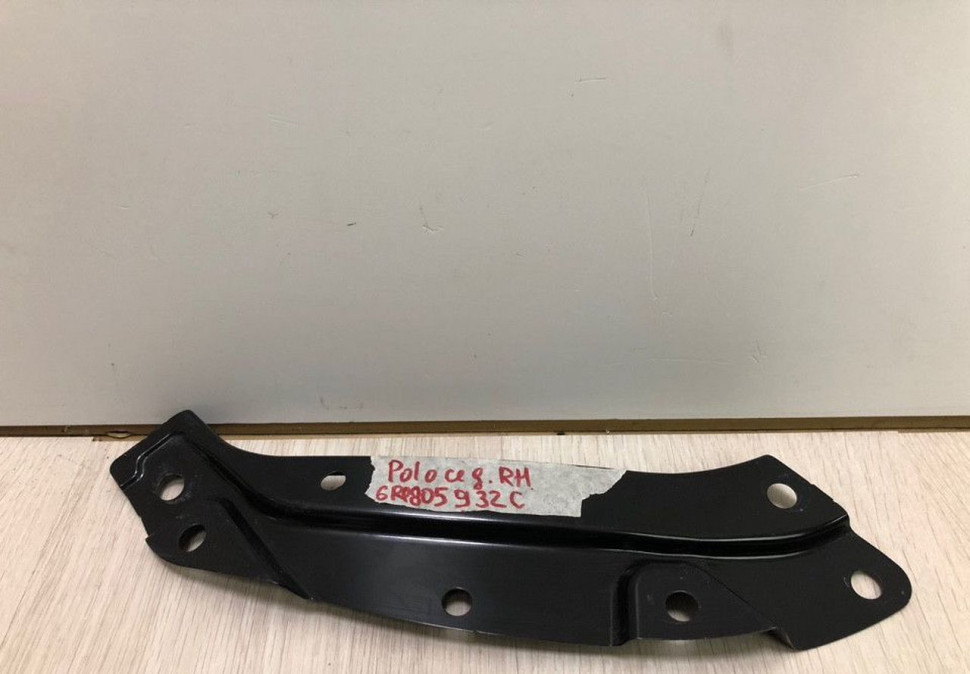 Кронштейн фары правый Volkswagen Polo Oem 6R0805932C