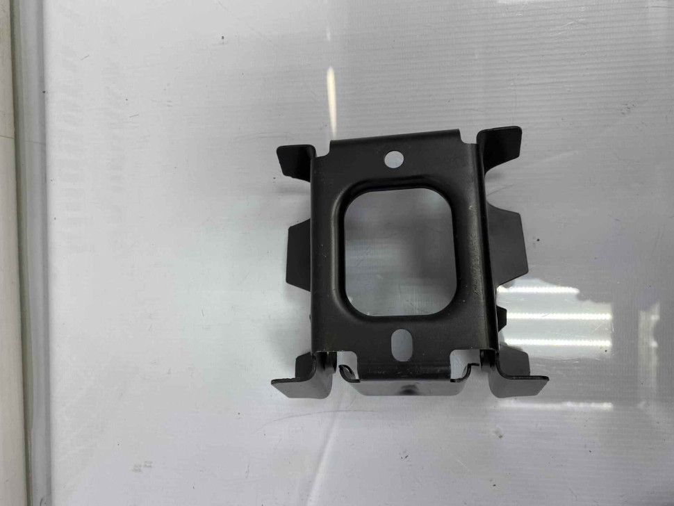 Пластина лонжерона средняя внутрення Volkswagen Polo 5 OEM 6R4810848A Пластина лонжерона средняя внутрення Volkswagen Polo 5 OEM 6R4810848A