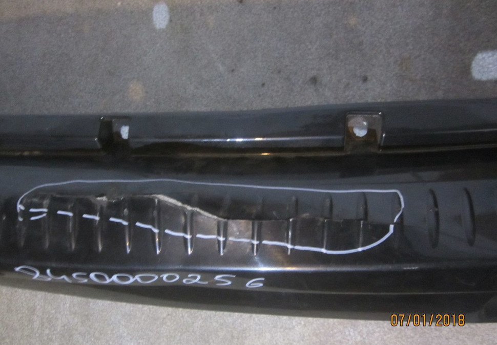 Бампер задний Lada Largus (трещина) oem 8450000256 (скл-3) Бампер задний Lada Largus (трещина) oem 8450000256 (скл-3)