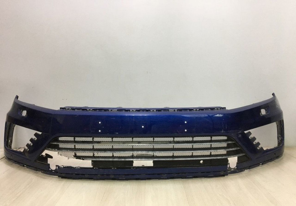 Бампер передний Volkswagen Touareg NF R-Line (14>) oem 7P6807221F (мал.трещины)