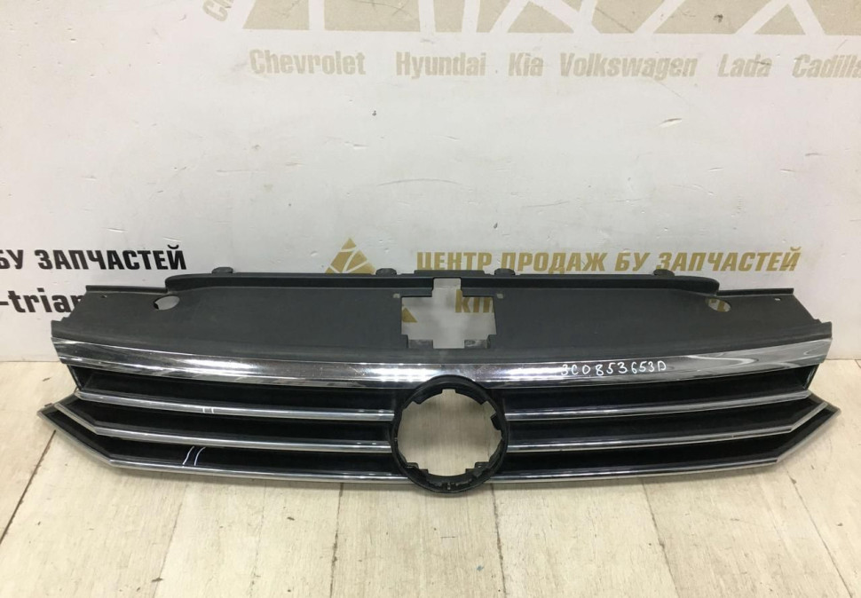 Решетка радиатора Volkswagen Passat B8 2015 oem 3G0853653D