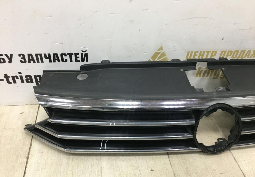 Решетка радиатора Volkswagen Passat B8 2015 oem 3G0853653D