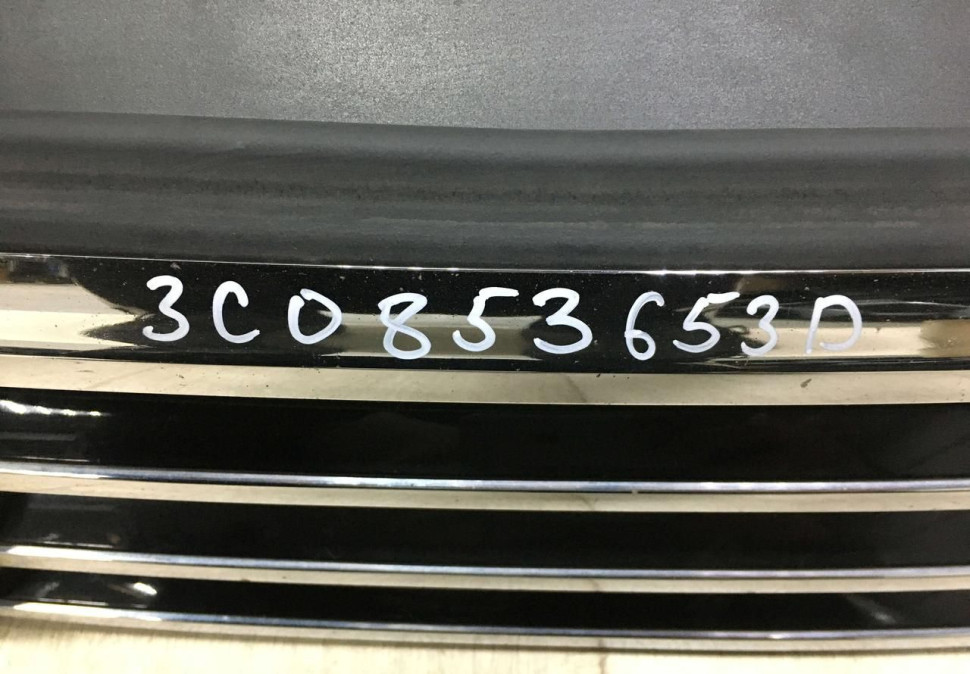 Решетка радиатора Volkswagen Passat B8 2015 oem 3G0853653D