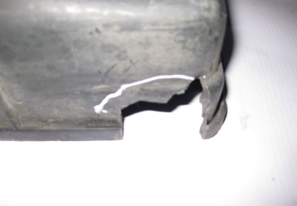 Крышка корпуса воздушного фильтра Daewoo Matiz (слом. 2 крепл.) oem 96344645 (скл-3) Крышка корпуса воздушного фильтра Daewoo Matiz (слом. 2 крепл.) oem 96344645 (скл-3)