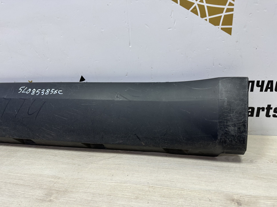 Порог правый Skoda Yeti OEM 5L0853856C Порог правый Skoda Yeti OEM 5L0853856C