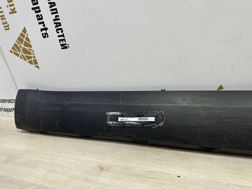 Порог правый Skoda Yeti OEM 5L0853856C Порог правый Skoda Yeti OEM 5L0853856C