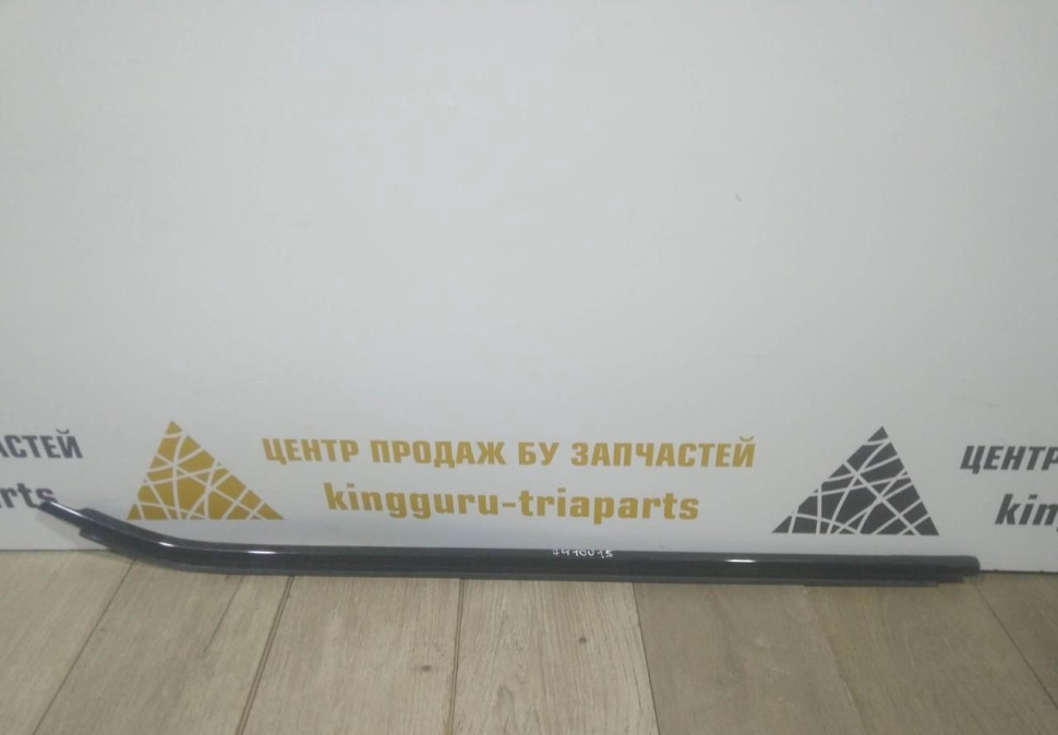 Молдинг двери передний левый бу BMW X3 G01 OEM 51357410015