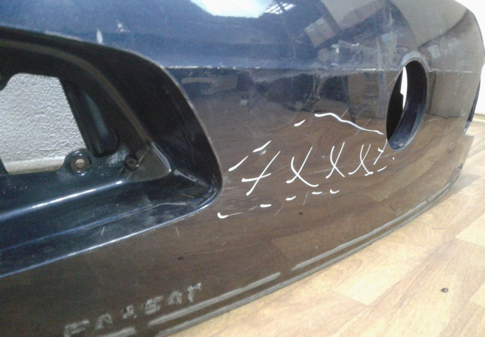 Крышка багажника Volkswagen Passat B7 (вмятина) Крышка багажника Volkswagen Passat B7 (вмятина)