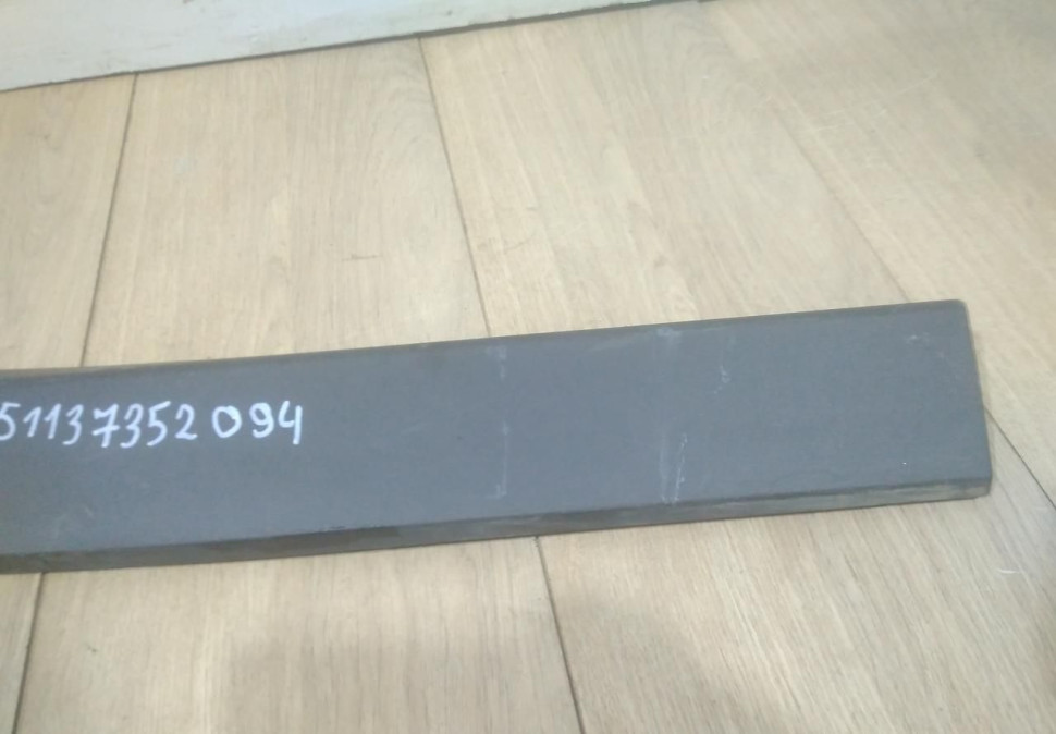 Молдинг двери задний правый бу BMW X1 F48 OEM 51137352094