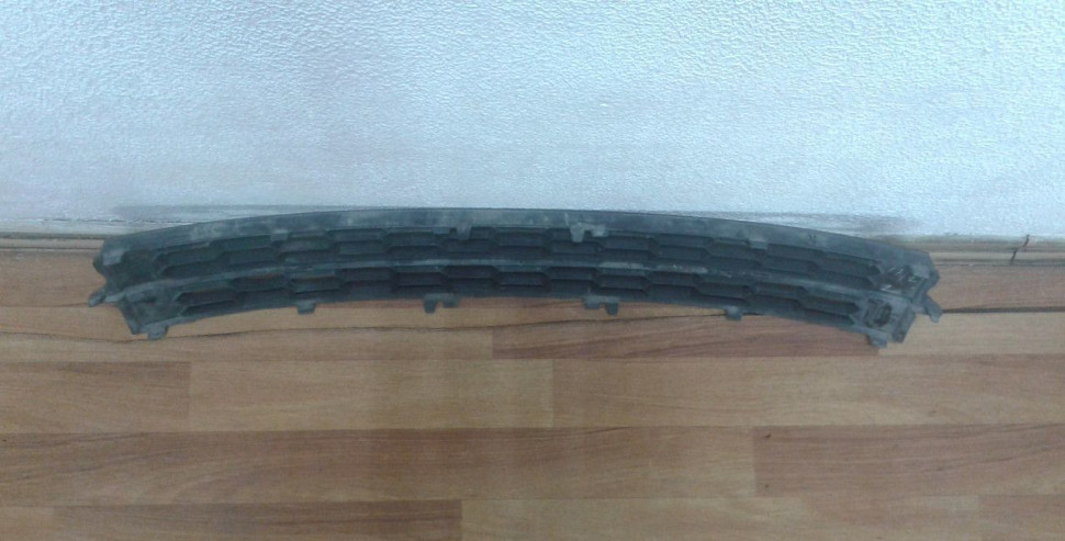 Решетка переднего бампера бу Skoda Rapid OEM 60U853677