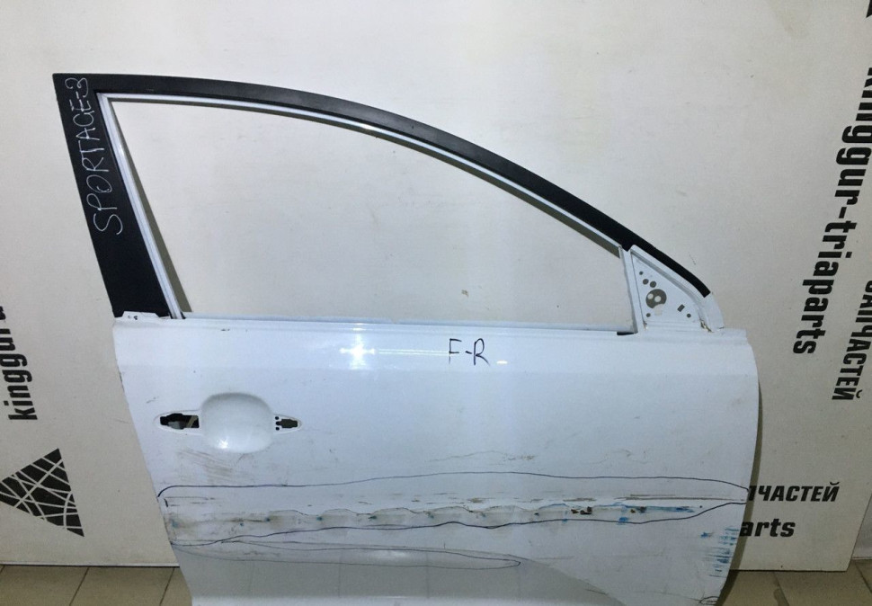 Дверь передняя правая Kia Sportage 3 oem 760043W000 (скл-3)