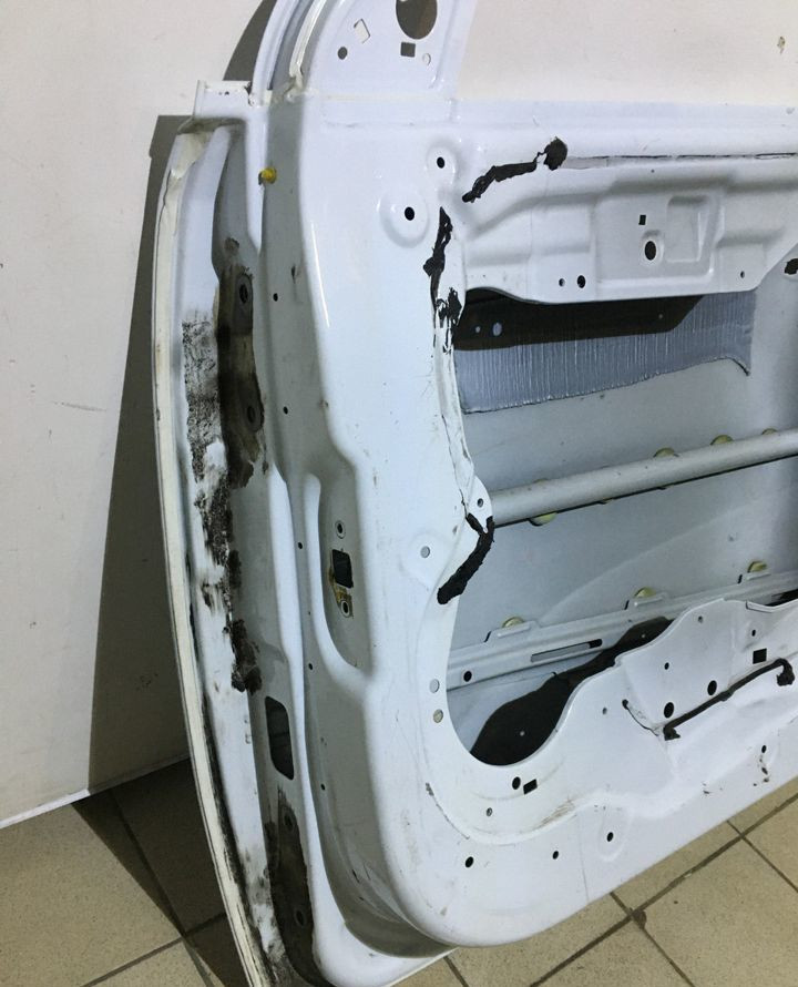 Дверь передняя правая Kia Sportage 3 oem 760043W000 (скл-3)