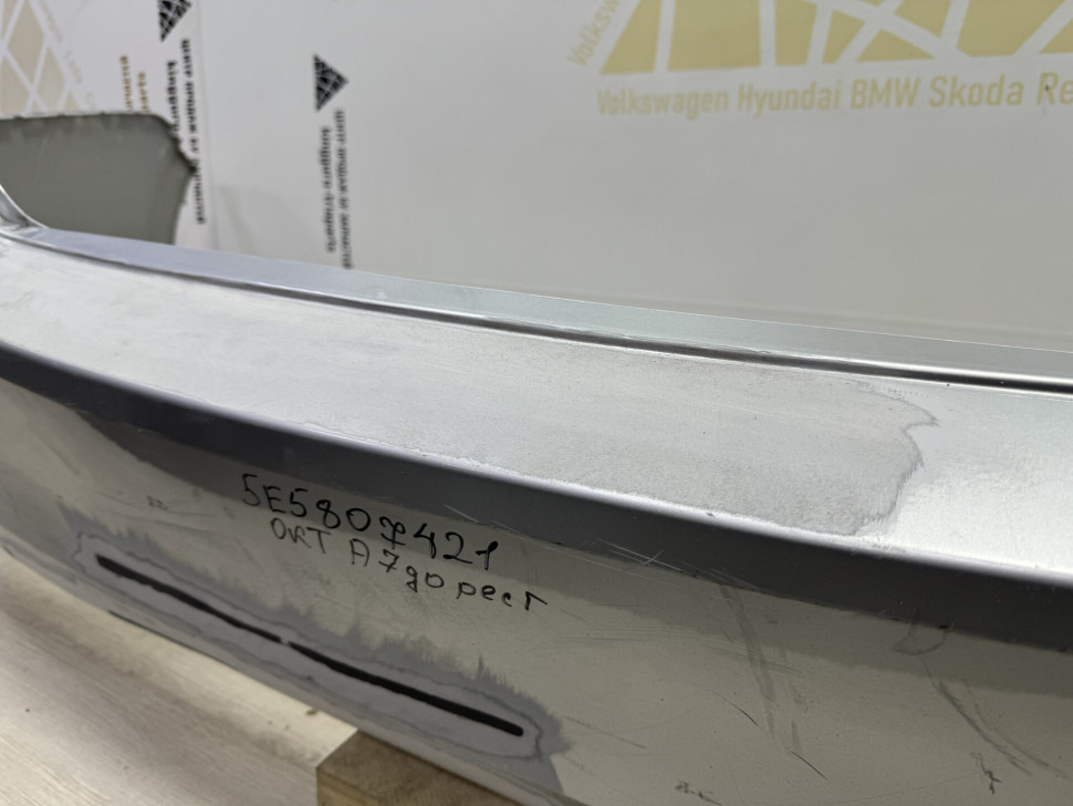 Бампер задний бу Skoda Octavia A7 OEM 5E5807421