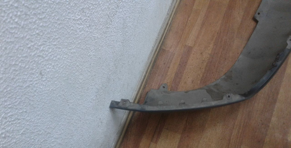 Спойлер заднего бампера Hyundai ix35 oem 866122y000