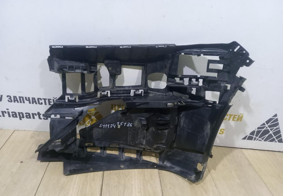 Кронштейн противотуманной фары правый бу BMW 7 G11 рестайлинг OEM 51117475186 Кронштейн противотуманной фары правый бу BMW 7 G11 рестайлинг OEM 51117475186