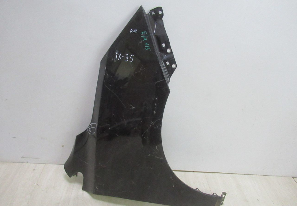 Крыло переднее правое Hyundai ix35 oem 663212S000 (небольшая вмятина)