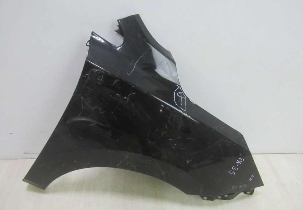 Крыло переднее правое Hyundai ix35 oem 663212S000 (небольшая вмятина)