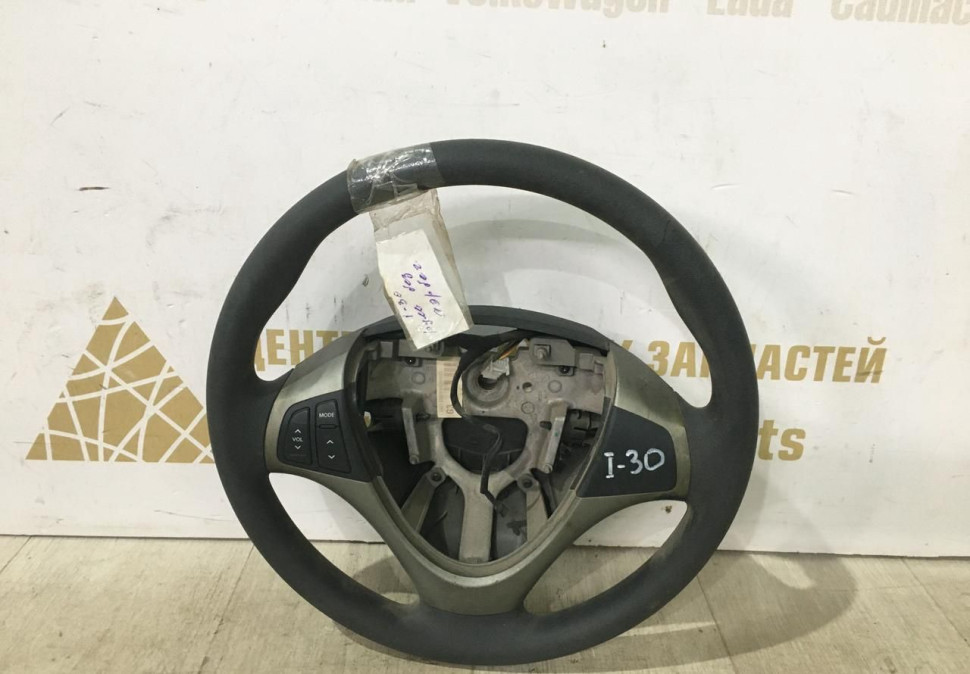 Руль Hyundai I30 1 2007-2012 oem 561112R100 Руль Hyundai I30 1 2007-2012 oem 561112R100