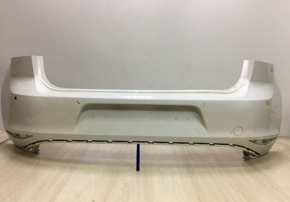 Бампер задний Volkswagen Golf 7 oem 5g6807421 (слом.бок.креп.)