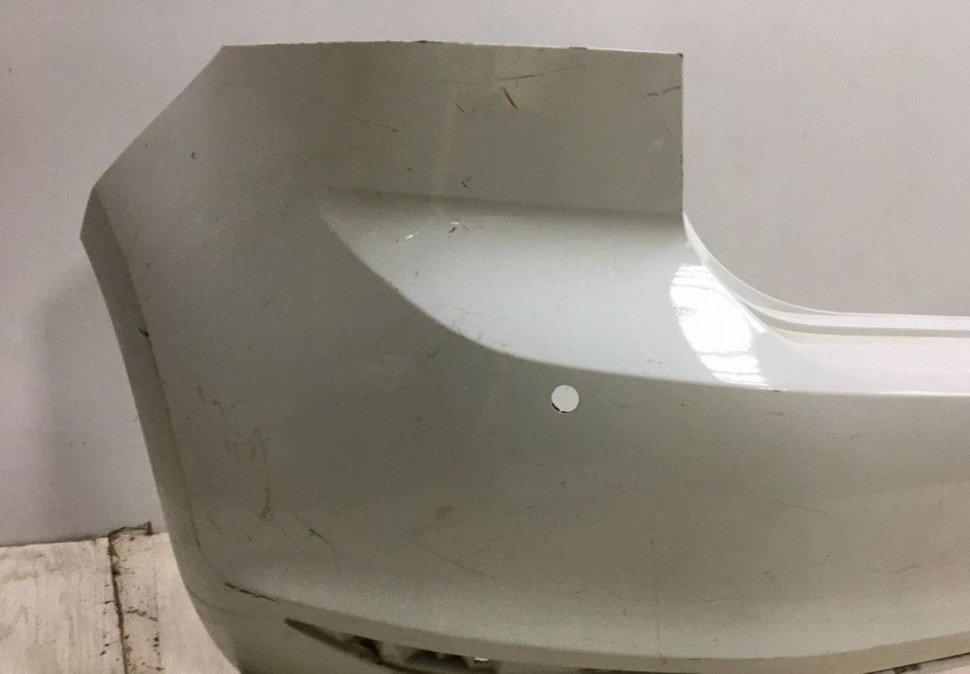Бампер задний Volkswagen Golf 7 oem 5g6807421 (слом.бок.креп.) Бампер задний Volkswagen Golf 7 oem 5g6807421 (слом.бок.креп.)