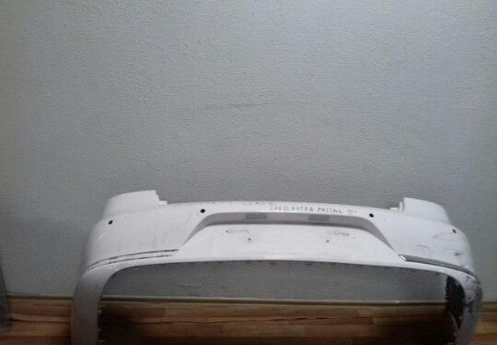Бампер задний Volkswagen Passat B7 OEM 3AE807417A (запаян)