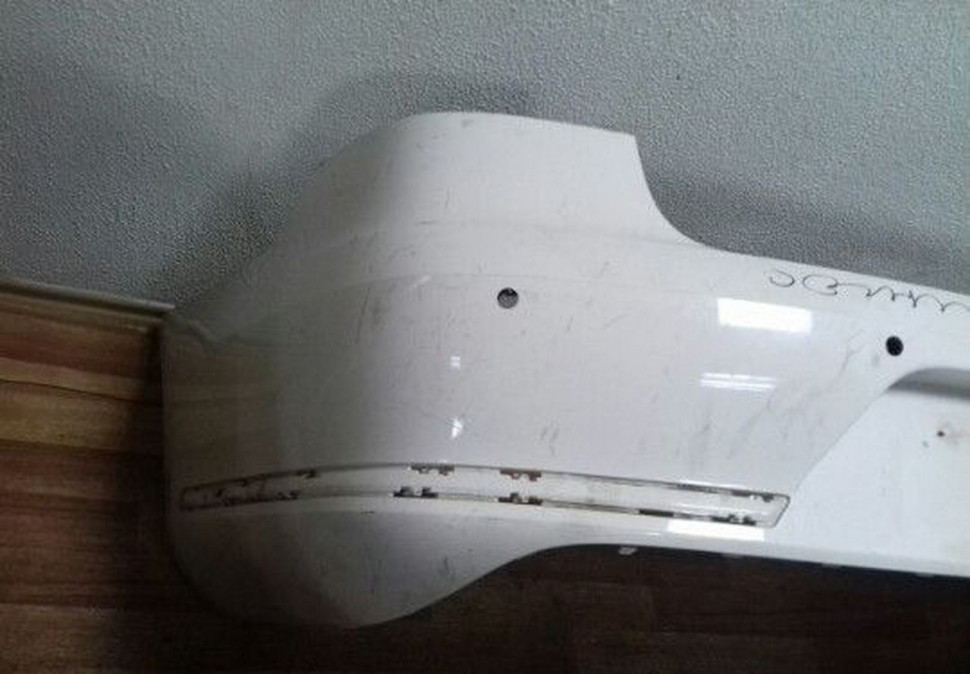 Бампер задний Volkswagen Passat B7 OEM 3AE807417A (запаян) Бампер задний Volkswagen Passat B7 OEM 3AE807417A (запаян)