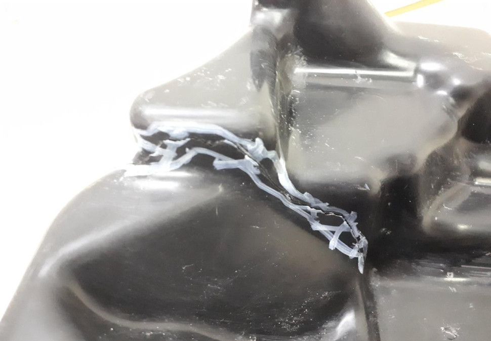 Бачок омывателя Volkswagen Polo oem 6R0955453D Бачок омывателя Volkswagen Polo oem 6R0955453D