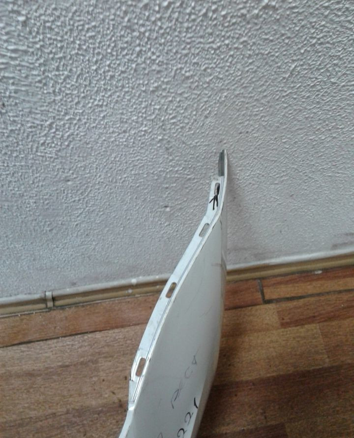 Бампер передний Volkswagen Polo (15>) (+решетка) (трещины, слом.1 верх. крепл.) oem 6ru807421 Бампер передний Volkswagen Polo (15>) (+решетка) (трещины, слом.1 верх. крепл.) oem 6ru807421