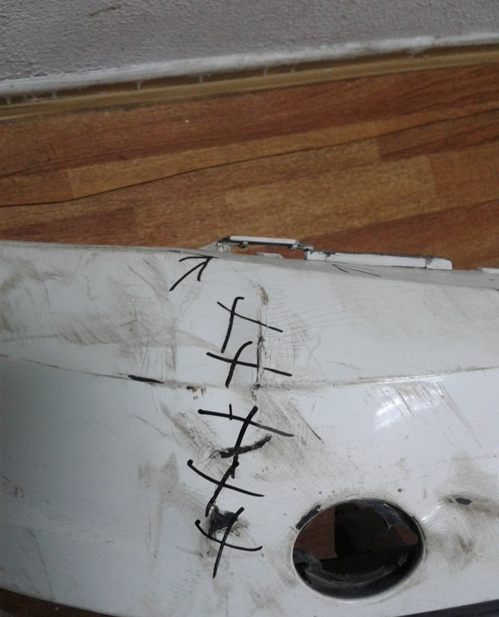 Бампер передний Volkswagen Polo (15>) (+решетка) (трещины, слом.1 верх. крепл.) oem 6ru807421 Бампер передний Volkswagen Polo (15>) (+решетка) (трещины, слом.1 верх. крепл.) oem 6ru807421