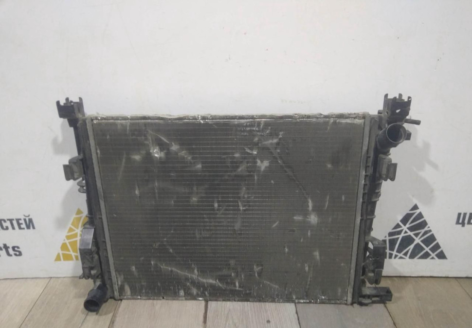 Радиатор охлаждения бу Renault Logan 2 OEM 214105731R