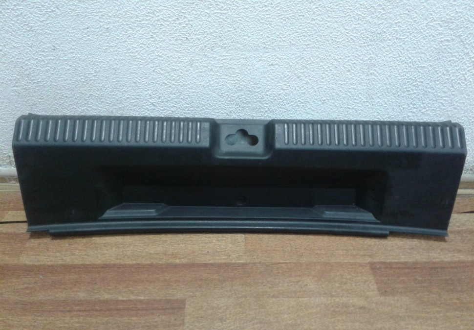 Обивка задней панели Volkswagen Polo sedan (09>) oem 6RU863459A