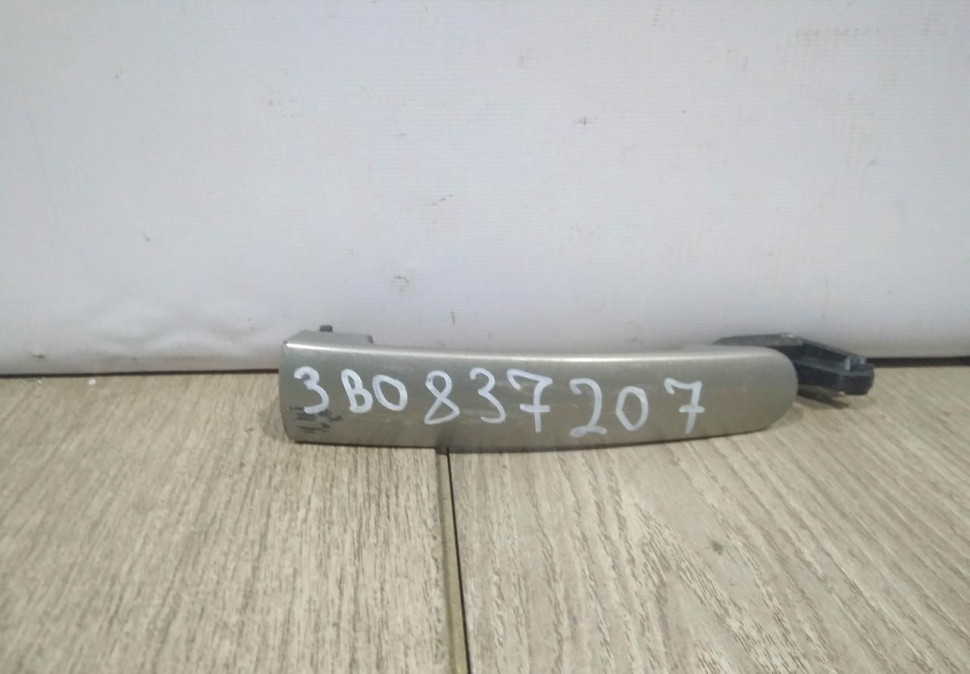 Ручка двери передняя левая бу Skoda Octavia A5 OEM 3B0837207