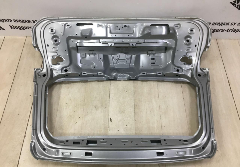 Крышка багажника Volkswagen Tiguan 2 2016 oem 5NA827025
