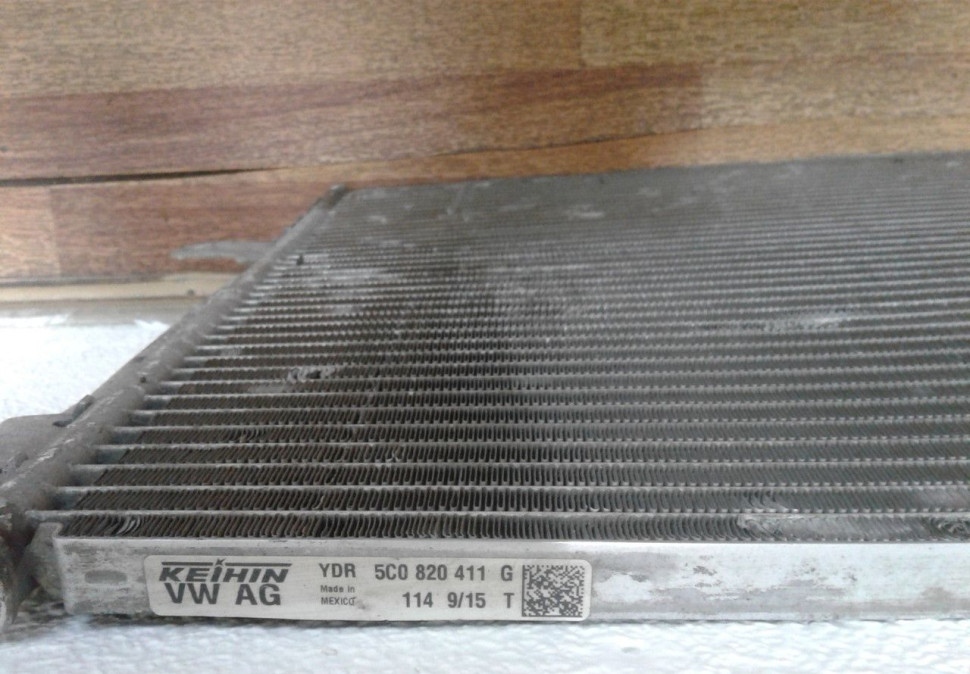 Радиатор кондиционера Volkswagen Jetta 6 oem 5c0820411g Радиатор кондиционера Volkswagen Jetta 6 oem 5c0820411g