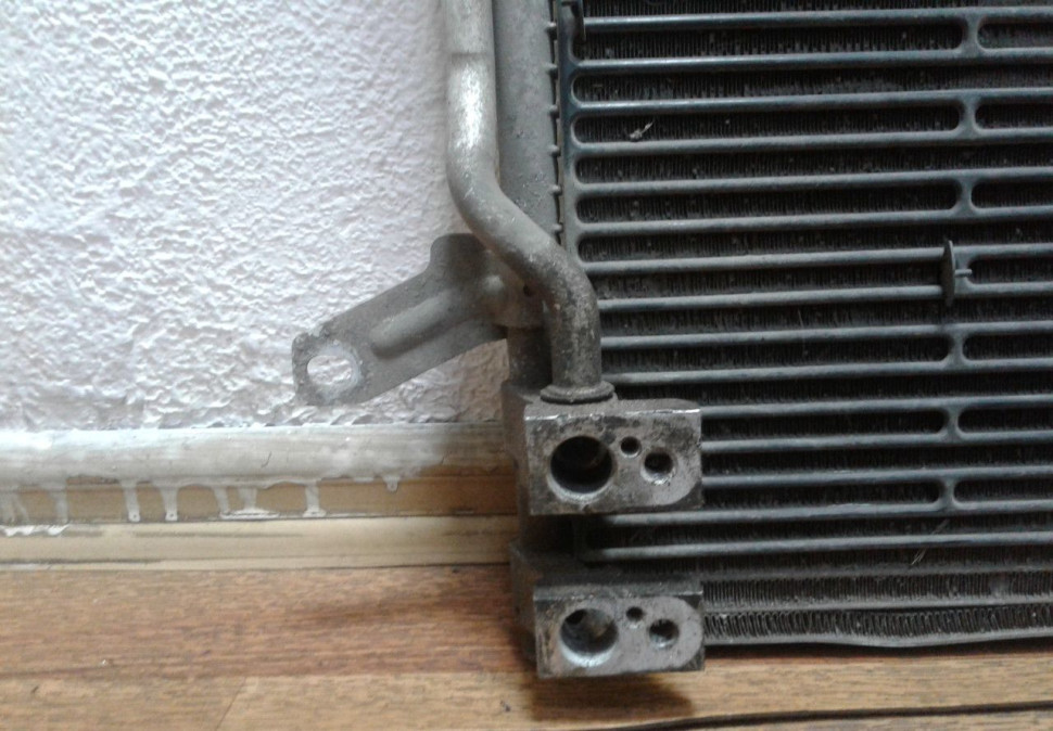 Радиатор кондиционера Volkswagen Jetta 6 oem 5c0820411g
