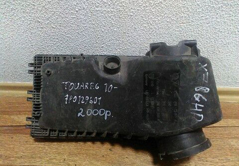 Корпус воздушного фильтра верхняя часть Volkswagen Touareg (10>) oem 7p0129601