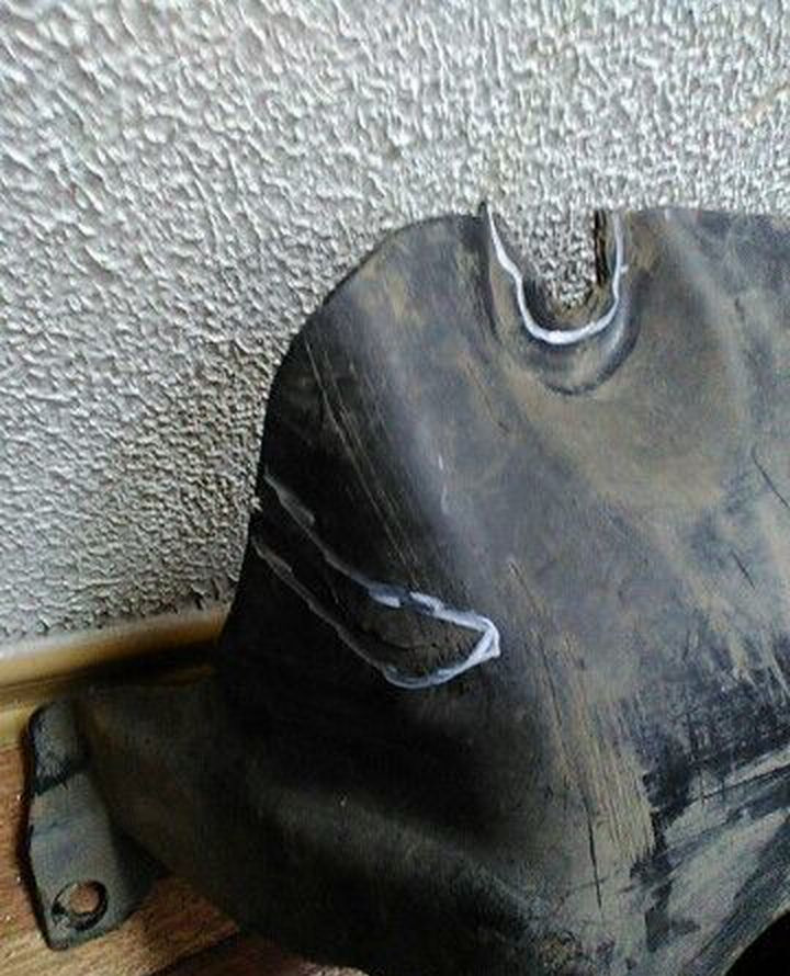 Пыльник ДВС Центральный Volkswagen Touareg NF с трещиной oem 7p0825285 Пыльник ДВС Центральный Volkswagen Touareg NF с трещиной oem 7p0825285