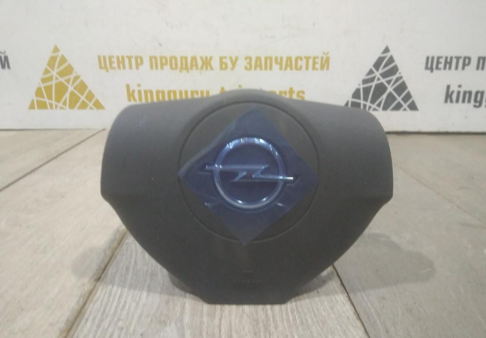 Подушка безопасности водителя Opel Zafira D OEM 13382222