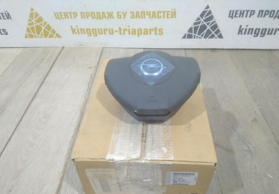 Подушка безопасности водителя Opel Zafira D OEM 13382222 Подушка безопасности водителя Opel Zafira D OEM 13382222