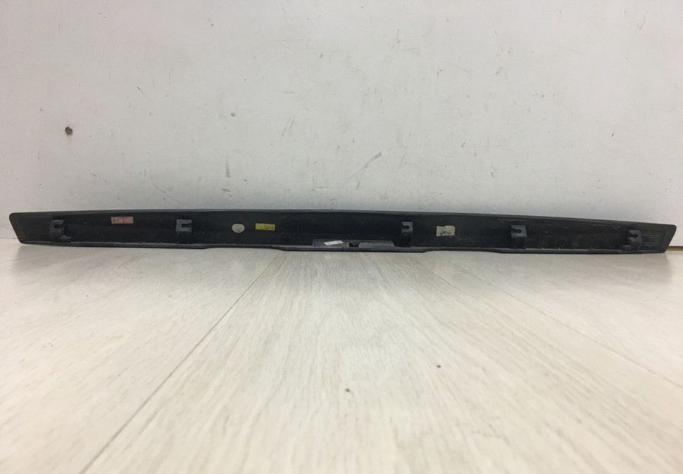 Накладка крышки багажника Hyundai Solaris  1 oem 873101r000